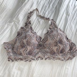 Lightly lined, patterned bralette